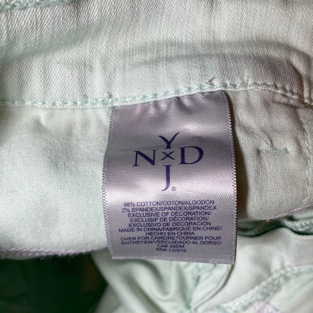 NYDJ Briella Capri Mint Green Stretch Denim Cuffed Cropped Jeans Womens Size 8 - Picture 4 of 7